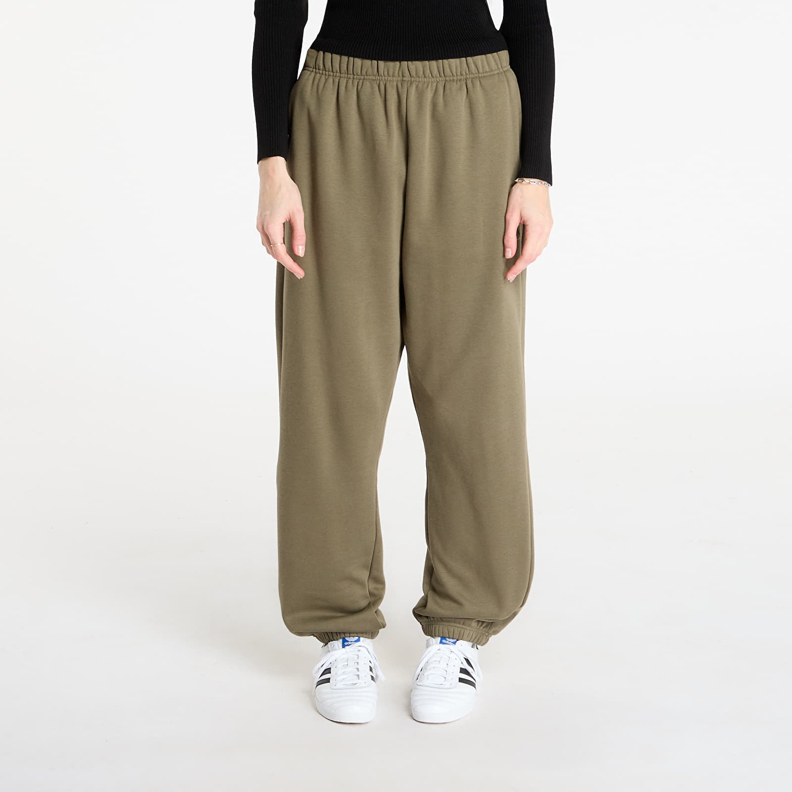 Pantaloni de trening adidas Basketball Fleece Joggers UNISEX Olive Strata XL