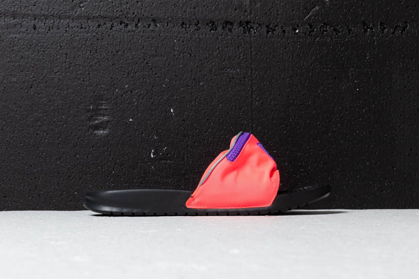 Ανδρικά παπούτσια Nike Benassi JDI Fanny Pack Hyper Punch/ Black-Hyper Grape