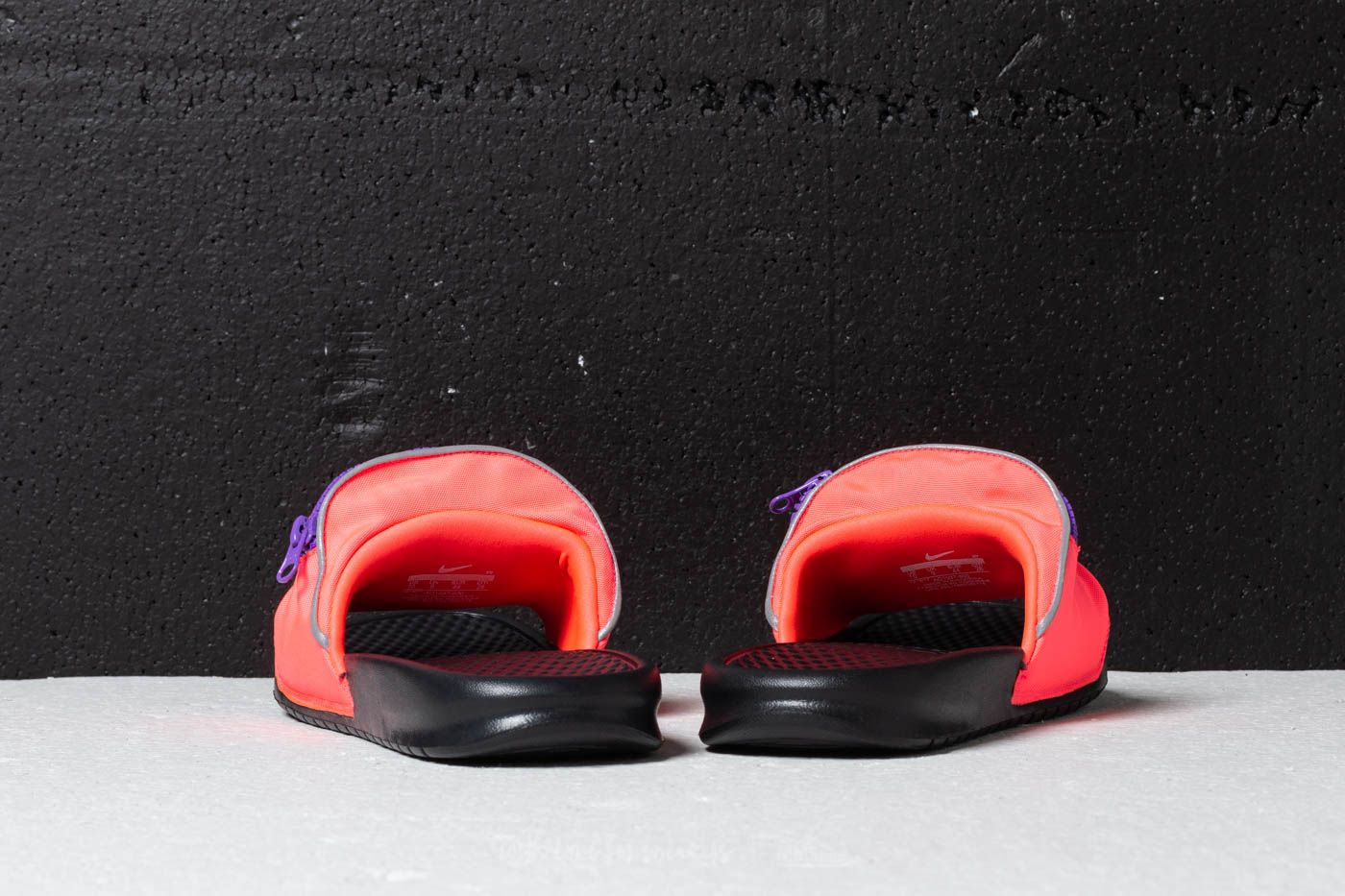 Ανδρικά παπούτσια Nike Benassi JDI Fanny Pack Hyper Punch/ Black-Hyper Grape
