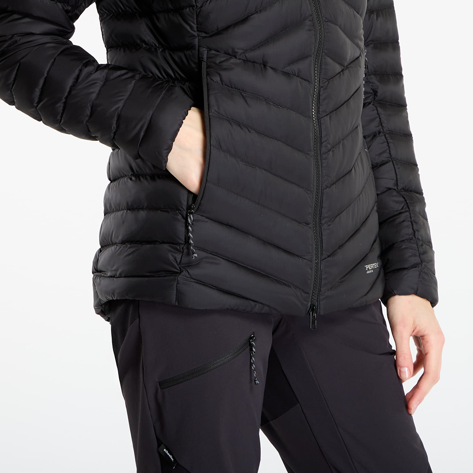 Jacken für Frauen Mammut Broad Peak IN Hooded Jacket Women Black