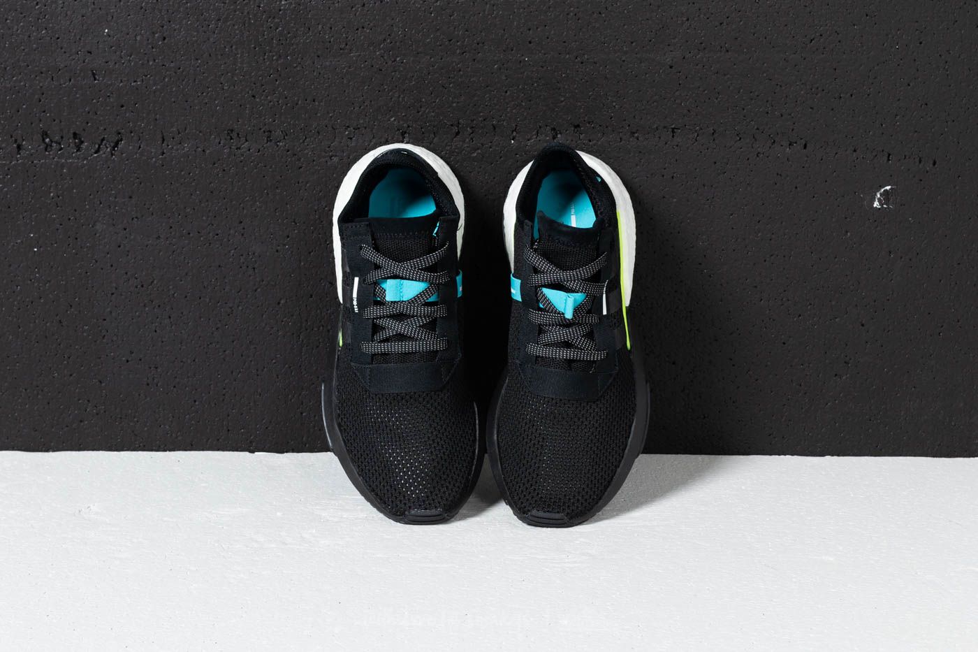 Adidas pod footshop sales