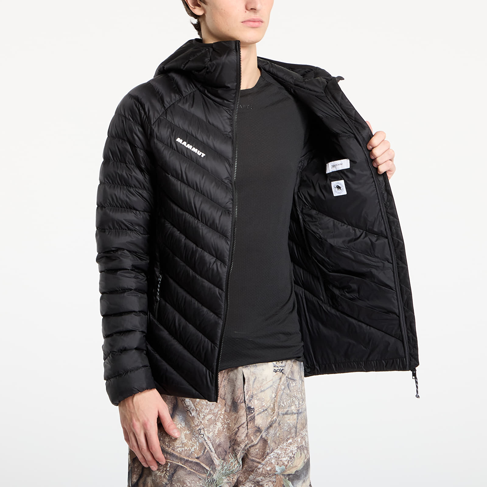 Moške jakne Mammut Broad Peak IN Hooded Jacket Men Black