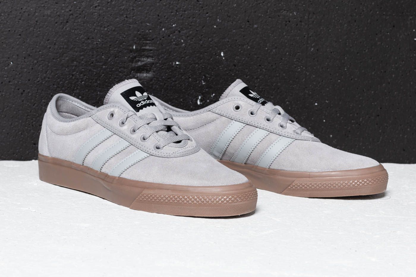 Herren Sneaker und Schuhe adidas Adiease Chalk Solid Grey Solid Grey Gum5 Footshop