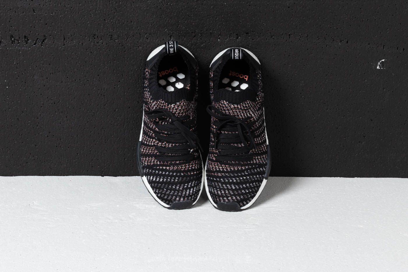 Nmd r1 stlt pk core black/grey four/solar pink discount