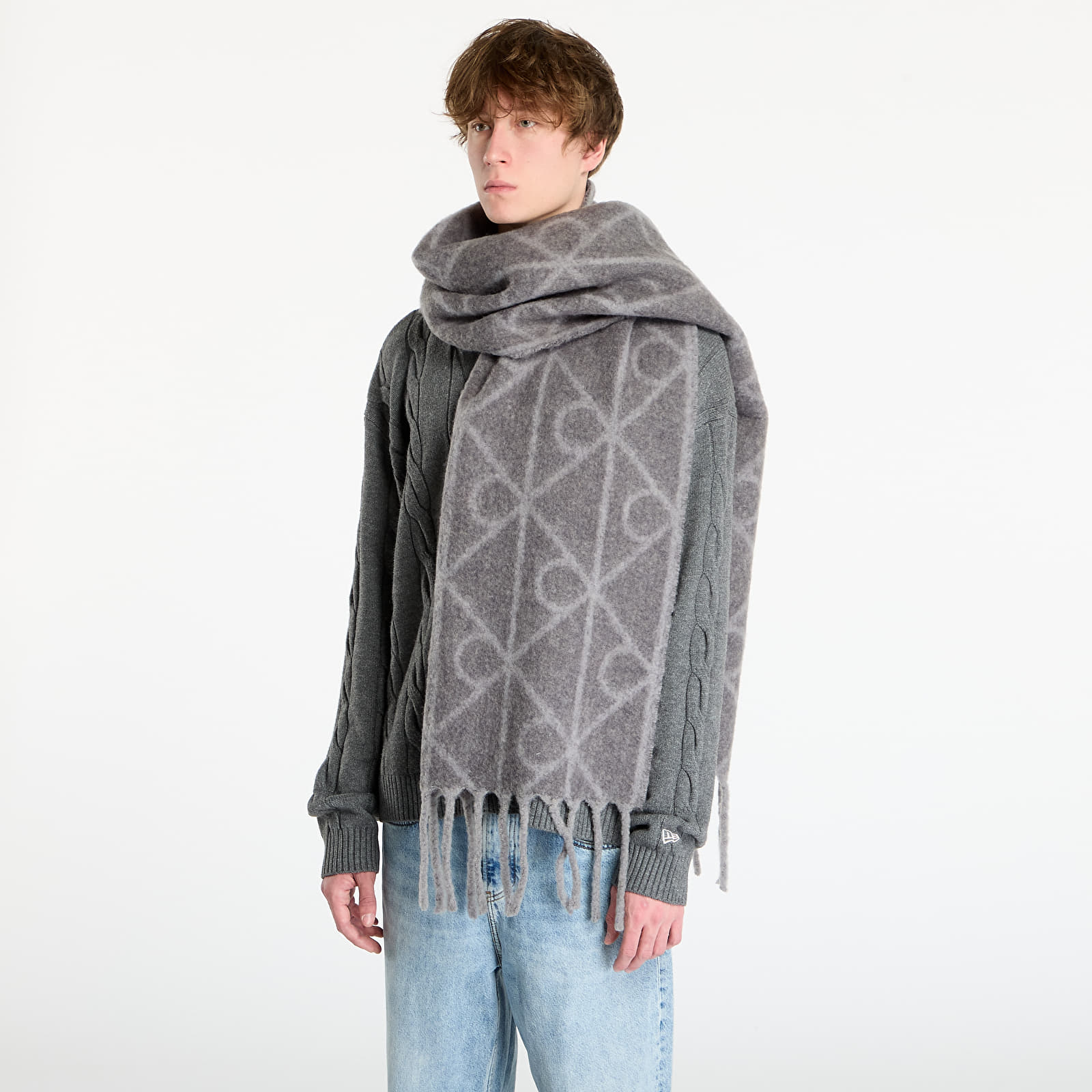 Šály Calvin Klein Emblem Aop Brushed Scarf Grey