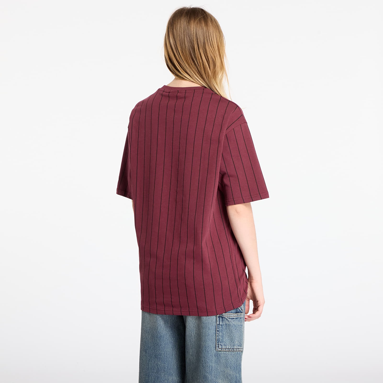 Männer T-Shirts New Era Pinstripe Os Tee UNISEX Frosted Burgundy