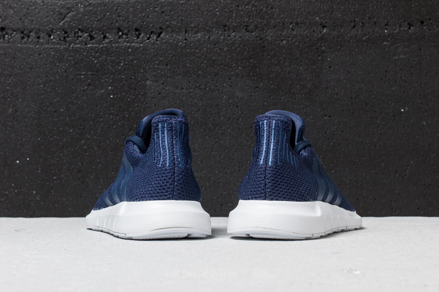 Adidas b37727 best sale
