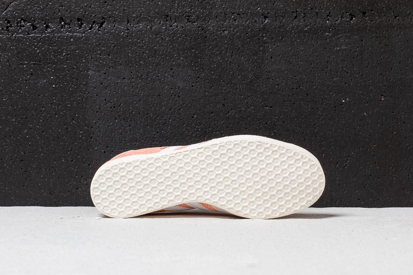 Дамски кецове и обувки adidas Gazelle W Clear Orange/ Ftw White/ Off White