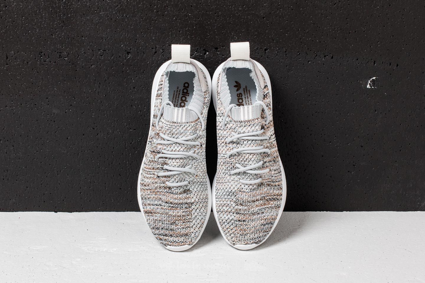 Adidas tubular shadow vs yeezy online