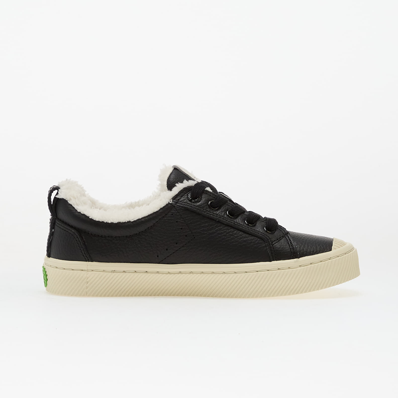 Women's shoes Cariuma W Oca Therma Low Black