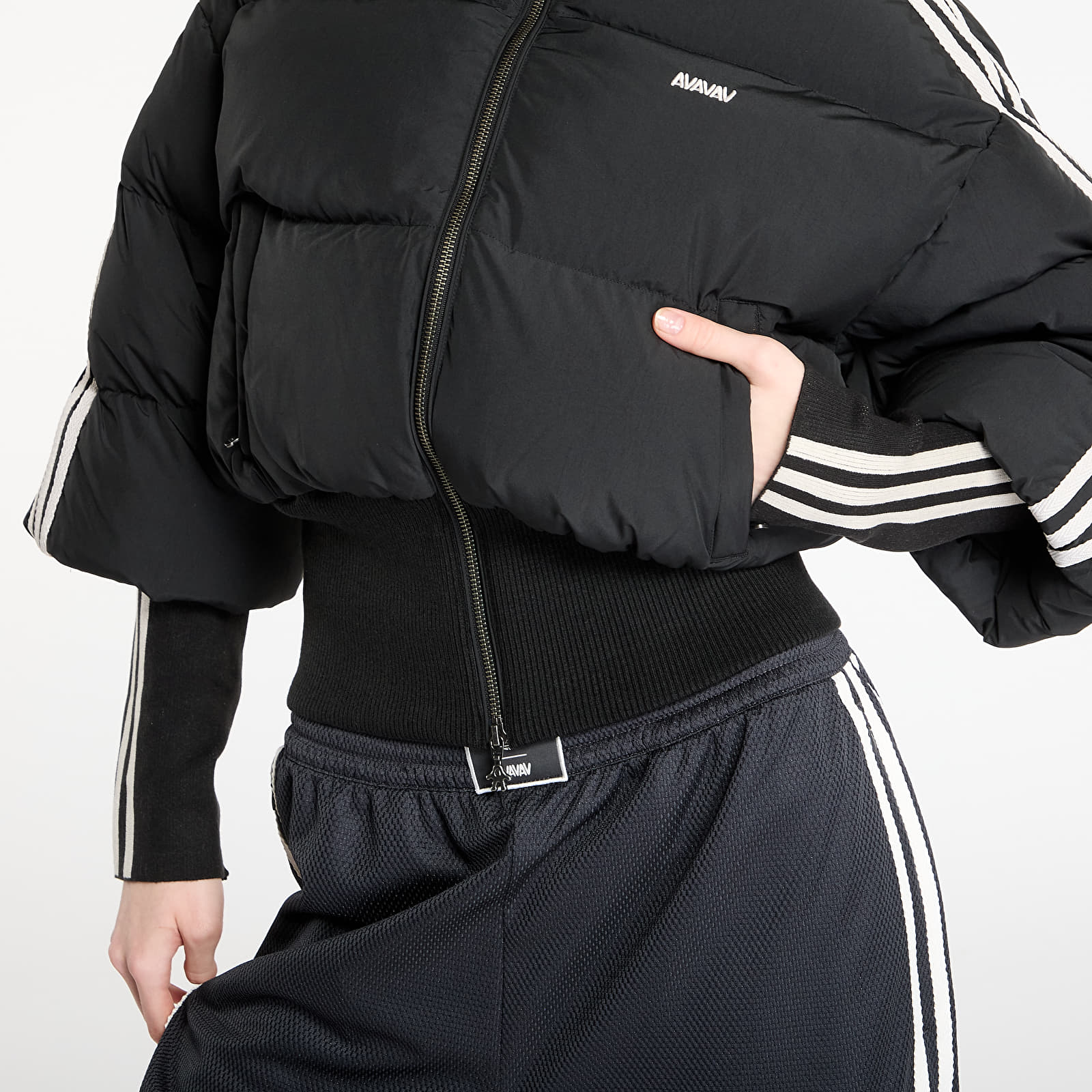 Jacken für Frauen adidas x AVAVAV Baby Puffer Black