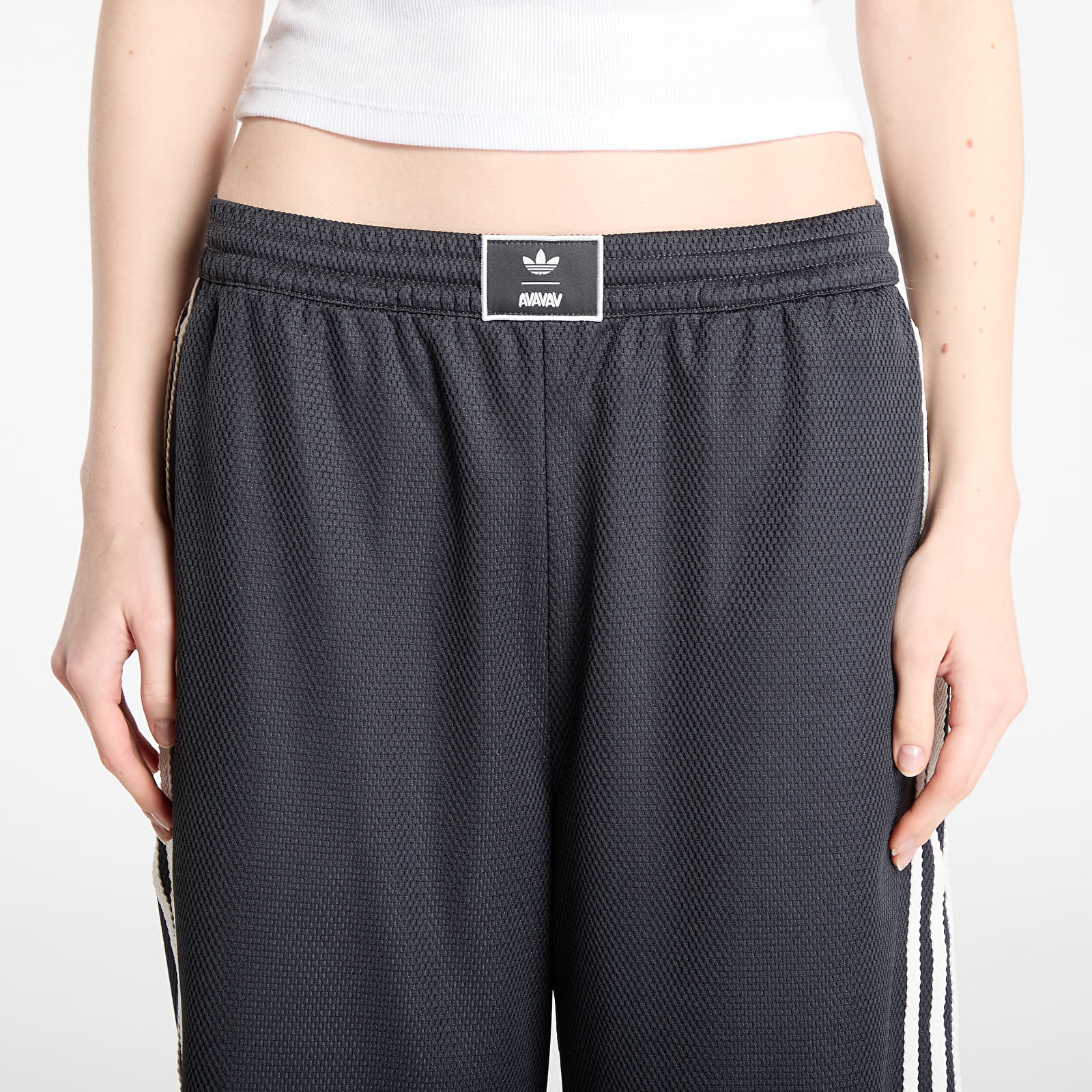 Shorts - Frauen adidas x AVAVAV Shorts Carbon