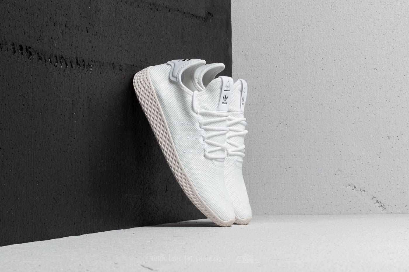 Pw tennis clearance hu white