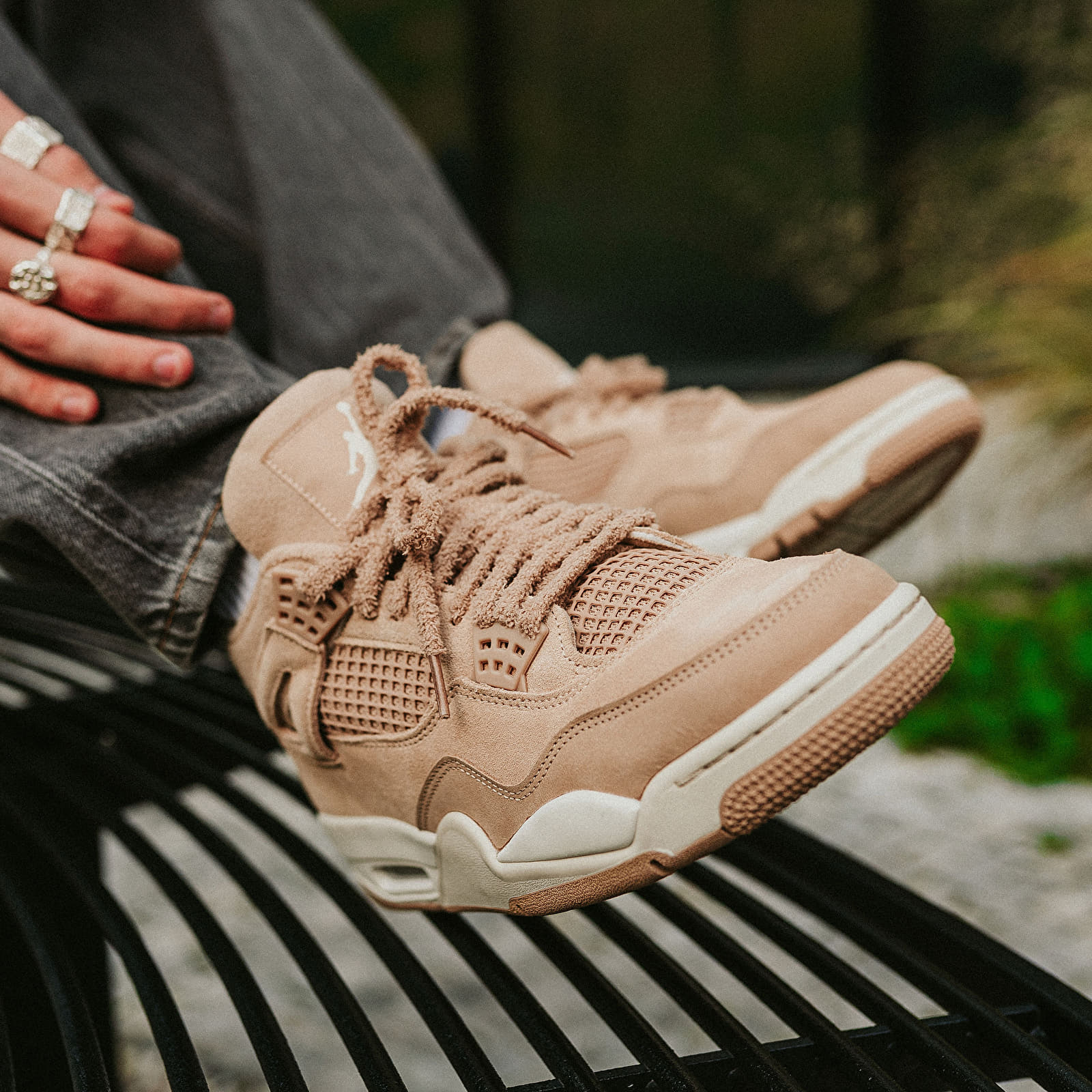 Chaussures et baskets femme Air Jordan 4 Retro "Cozy Girl" (HV0823-200) Hemp/ Lt Orewood Brn