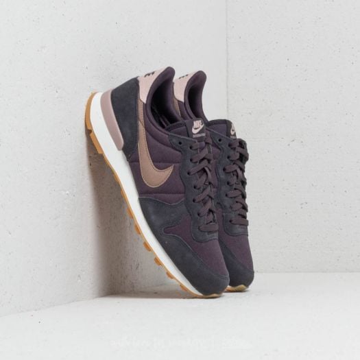 Nike internationalist 40 online