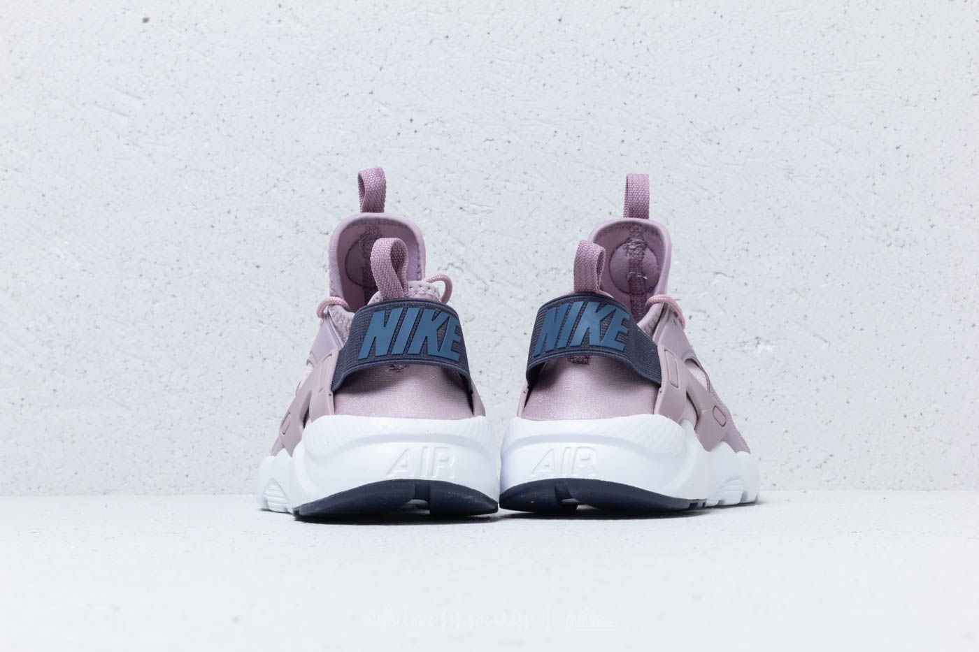 Chaussures et baskets femme Nike Air Huarache Run Ultra GS