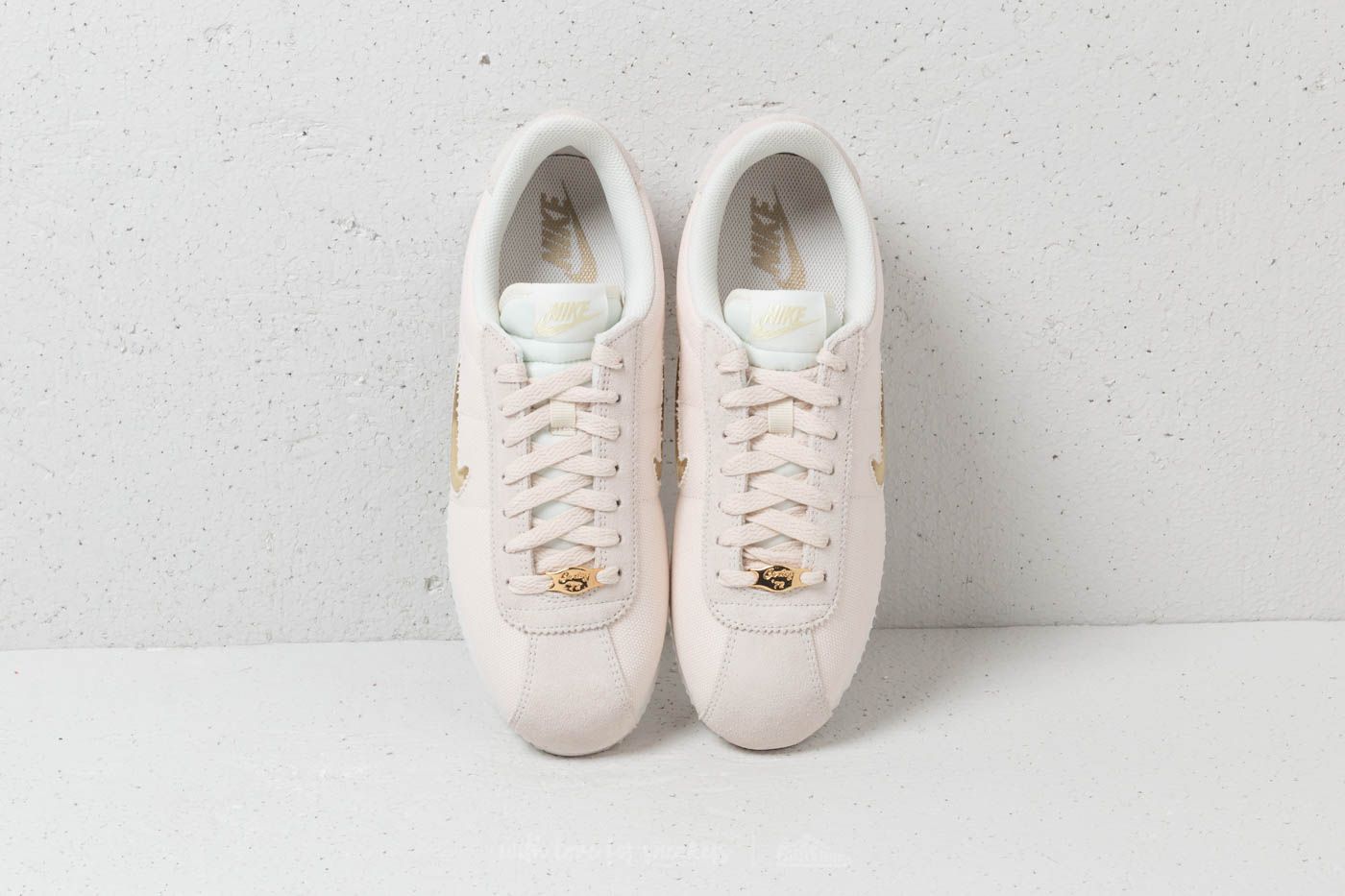 Női cipők Nike Wmns Cortez Basic Jewel '18 Phantom/ Metallic Gold Star