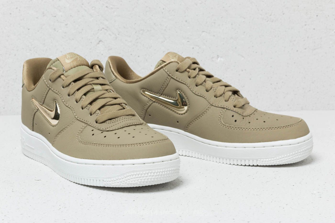Nike air force premium lx store