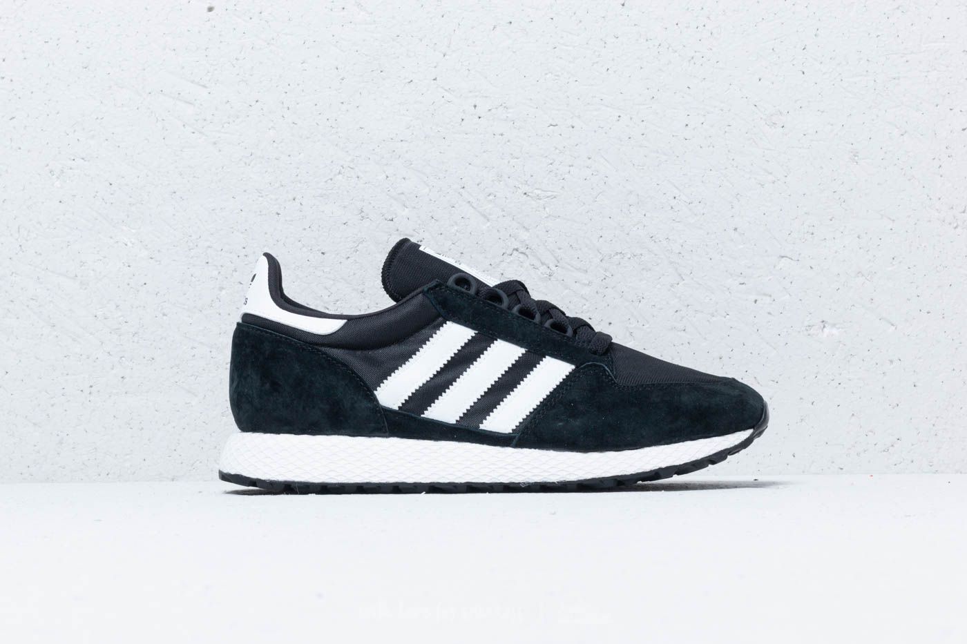 Adidas forest grove sales black and white