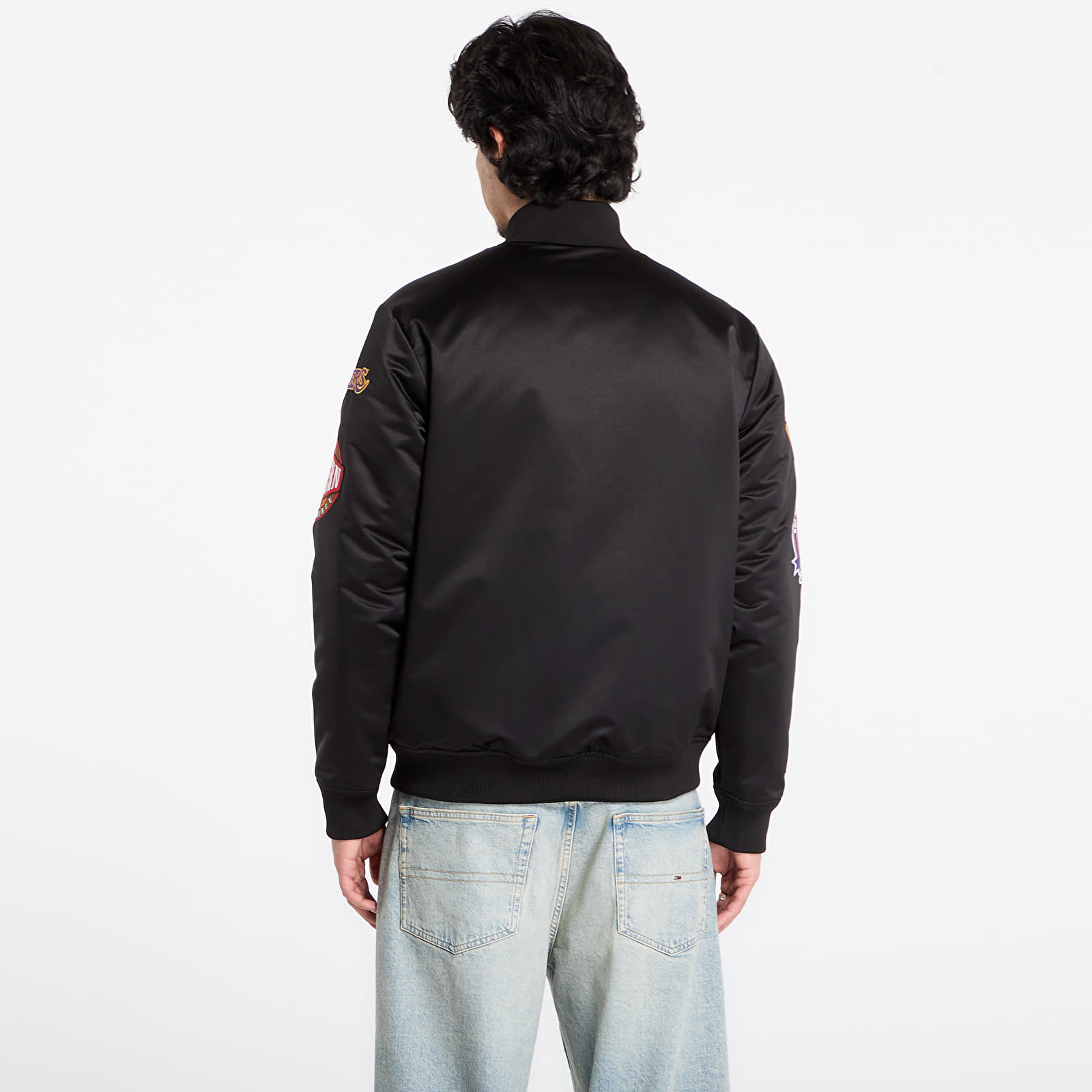 Herrenjacken Mitchell & Ness NBA Blackout Heavyweight Satin Jacket Los Angeles Lakers Black