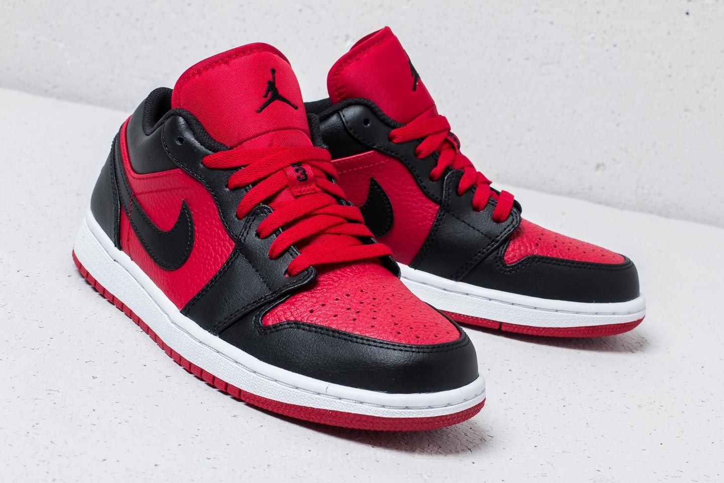 Jordan 1 low shop gym red black