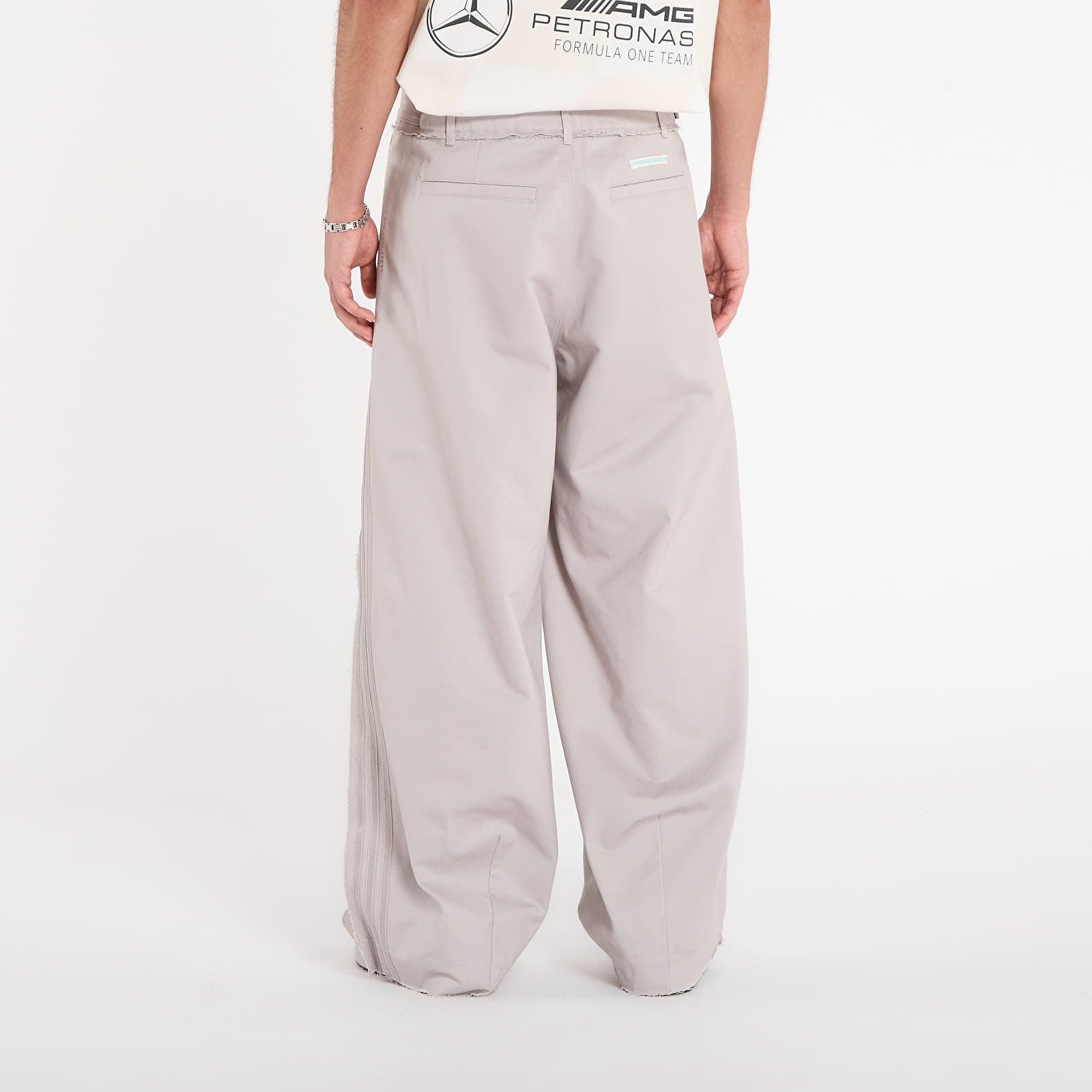 Byxor adidas x Bad Bunny x Mercedes - AMG Petronas Formula One Team Race Pants UNISEX Clear Granite