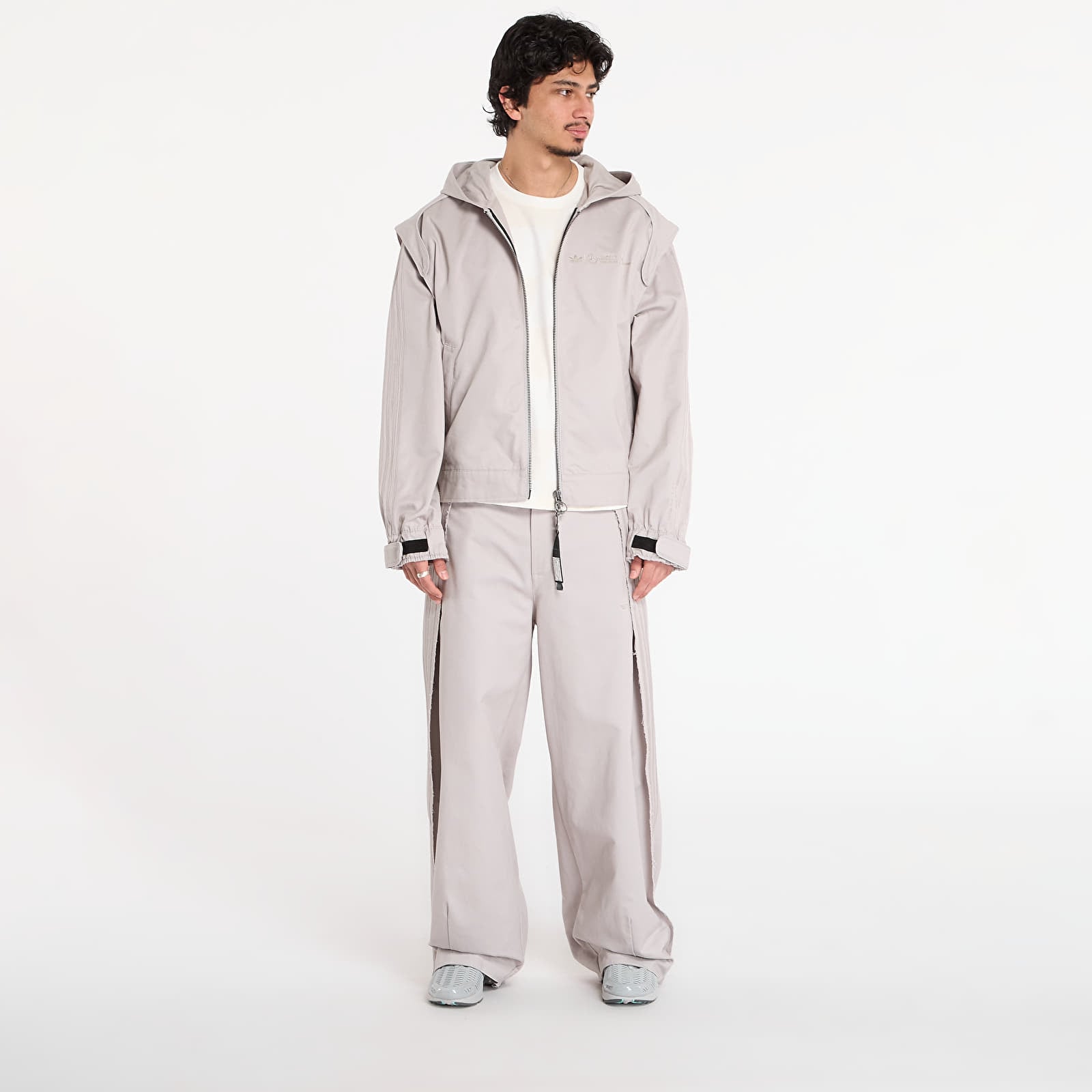 Byxor adidas x Bad Bunny x Mercedes - AMG Petronas Formula One Team Race Pants UNISEX Clear Granite