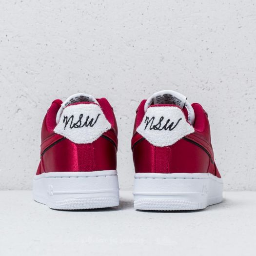 Nike air force 1 07 se red crush hotsell
