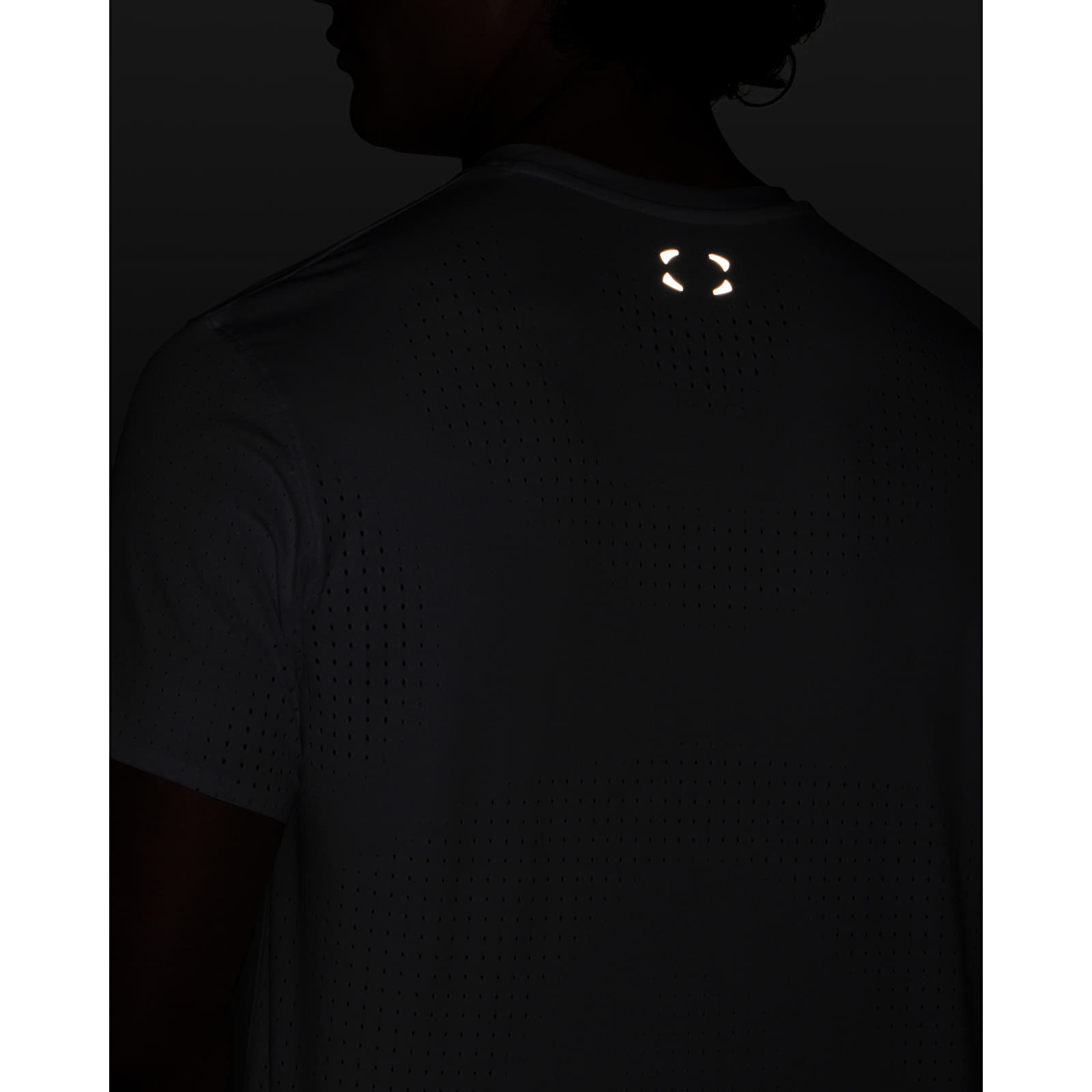 Männer T-Shirts Under Armour Halo Vent SS T-Shirt Gray