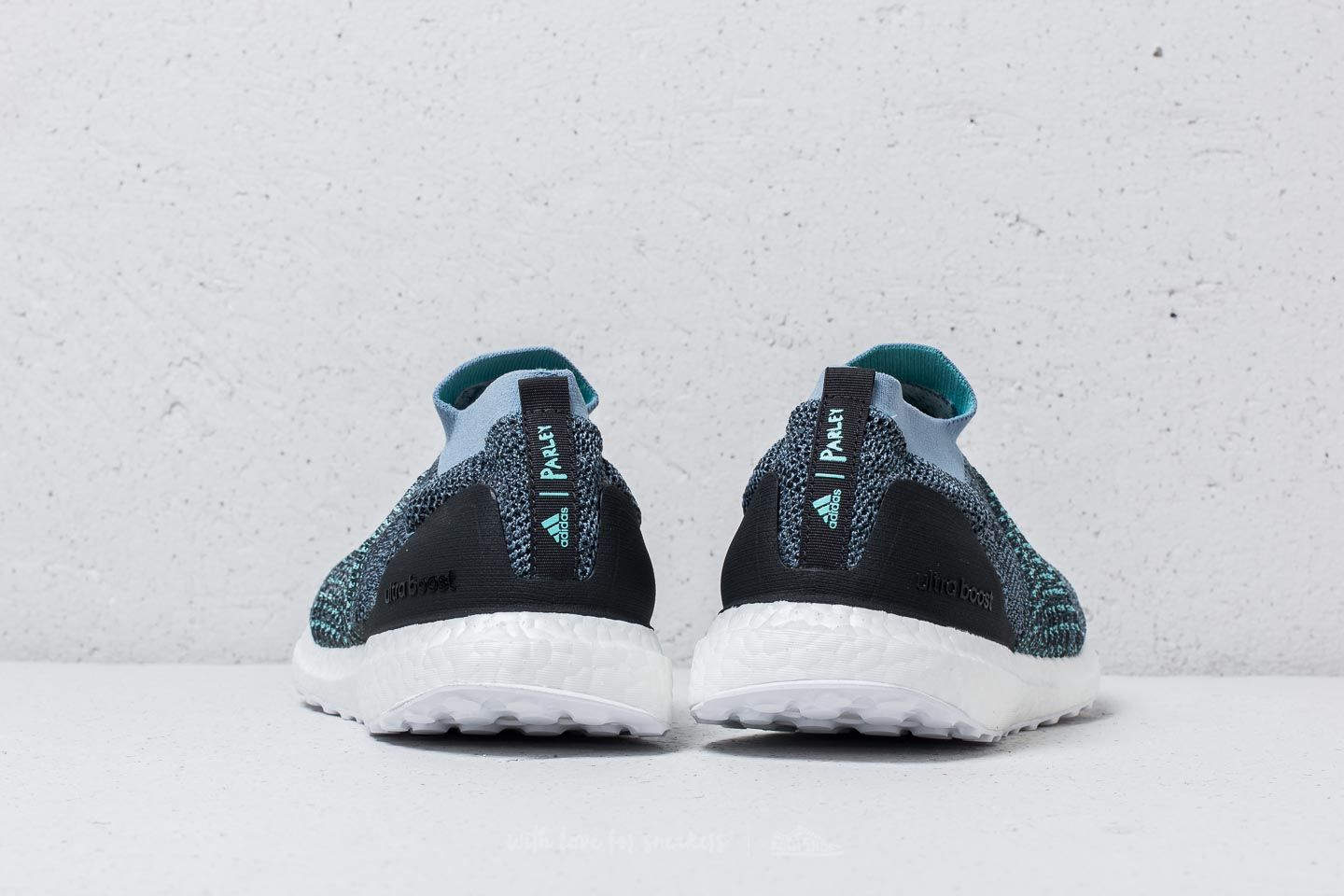 Adidas ultra top boost laceless parley