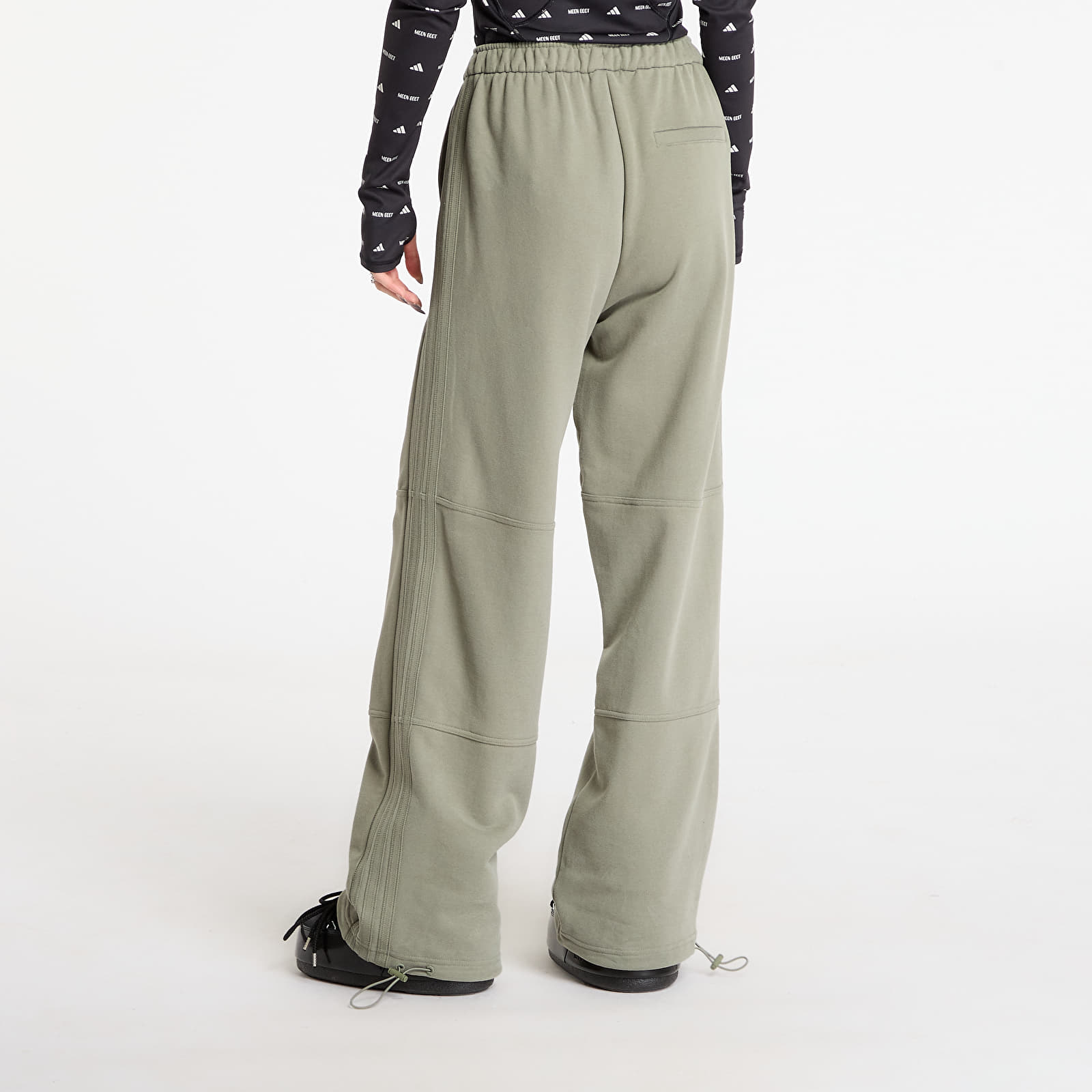 Bukser adidas x Moonboot Tracksuit Pant Leggrn