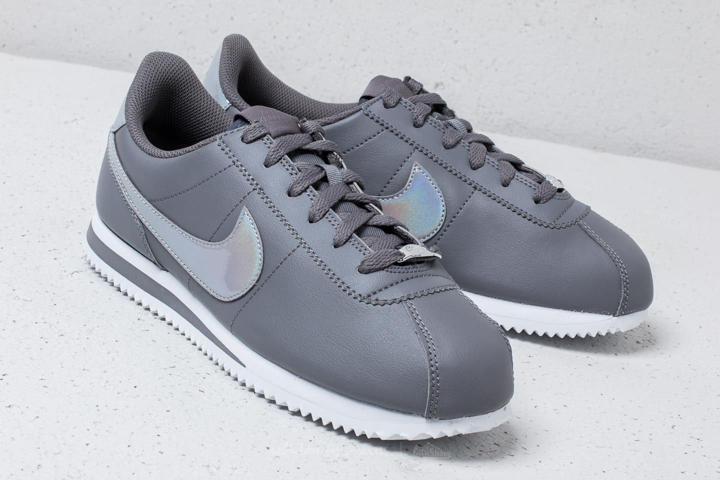 Women s shoes Nike Cortez Basic SL GS Gunsmoke Gunsmoke White