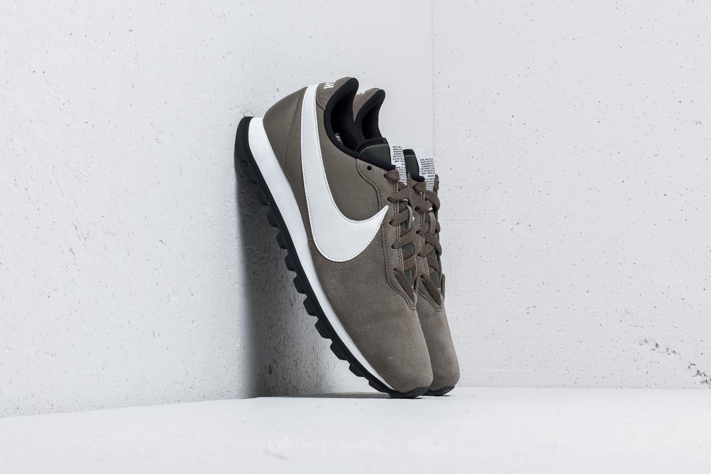 Nike summit white suede pre love hot sale