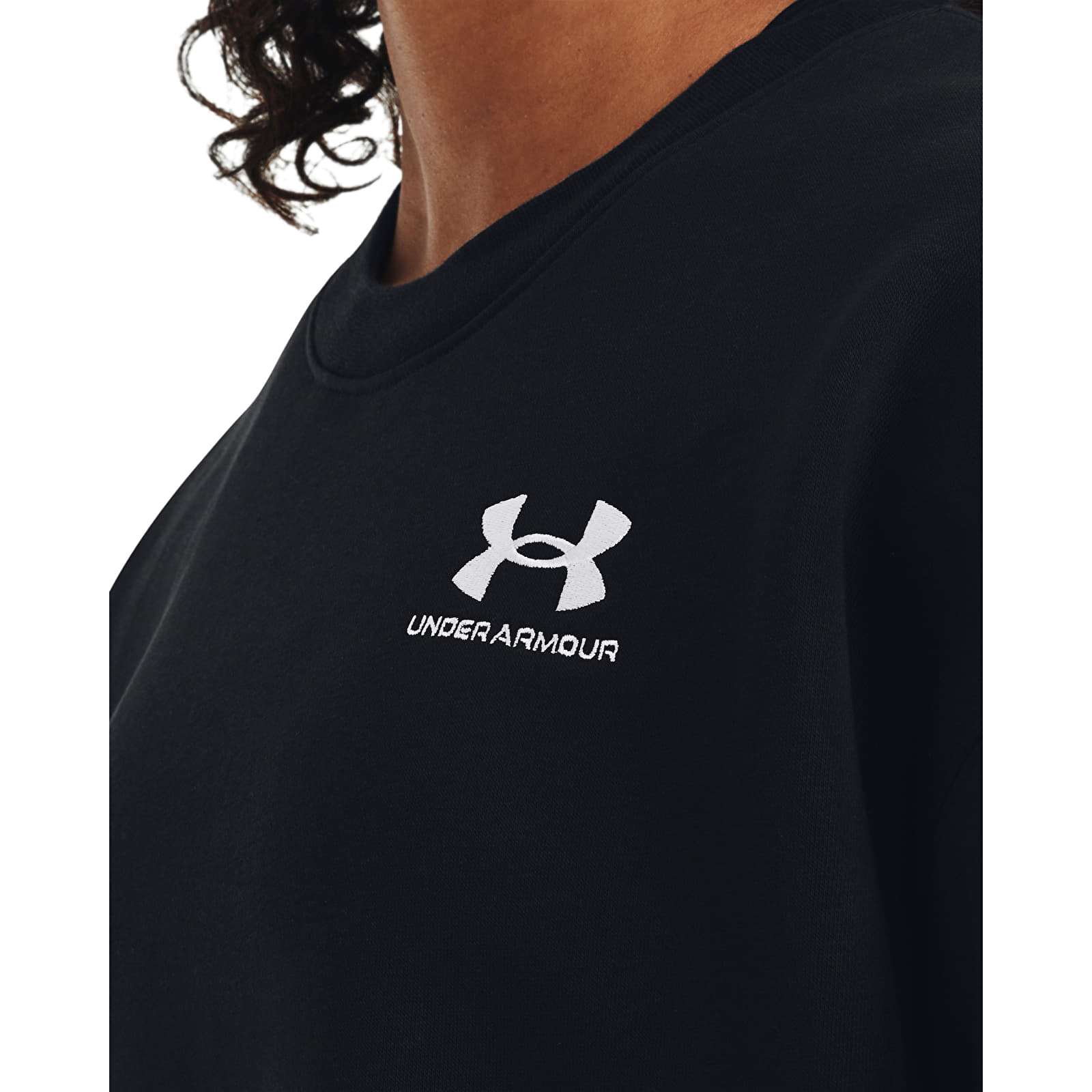 Hoodies für Frauen Under Armour Essential Flc Os Crew Black