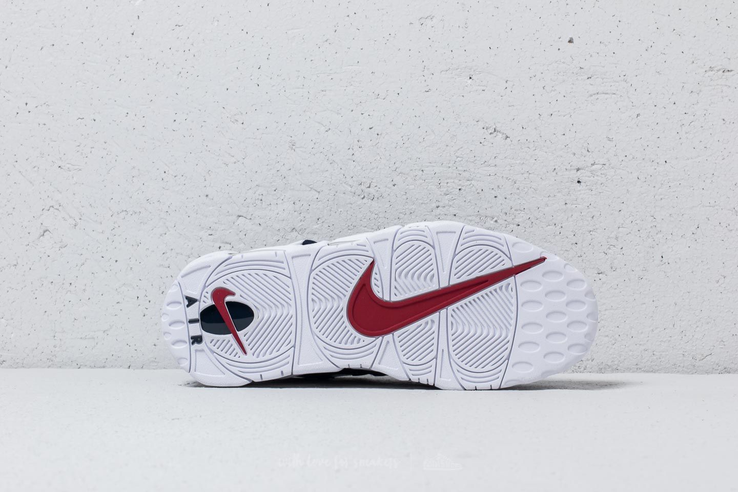 Férfi cipők Nike Air More Money Obsidian/ White-Gym Red