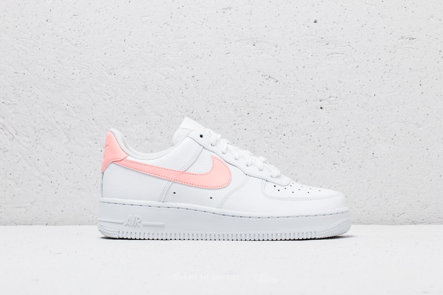 Women s shoes Nike Wmns Air Force 1 07 White Oracle Pink White