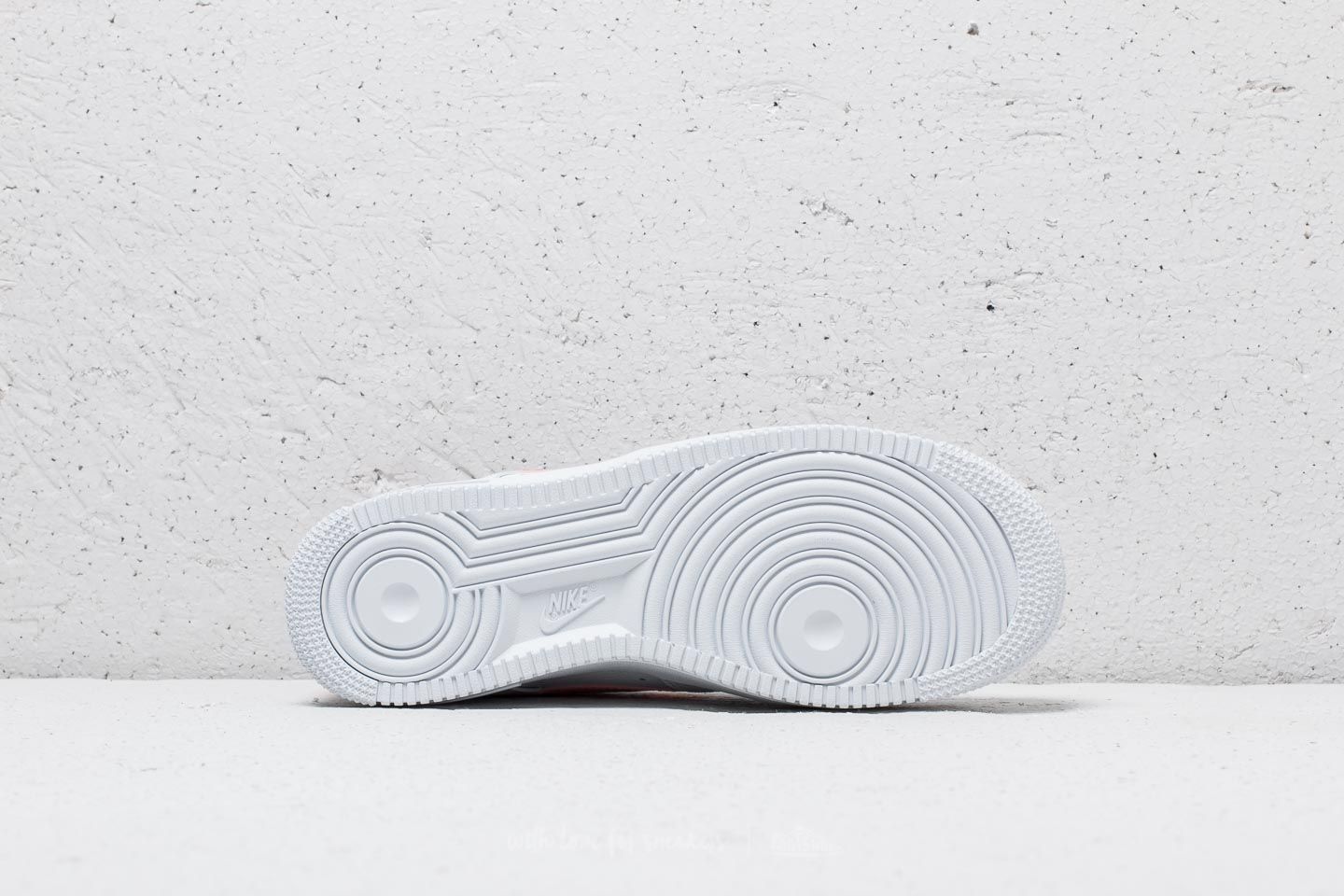 Chaussures et baskets femme Nike Wmns Air Force 1 07 White Oracle Pink White Footshop