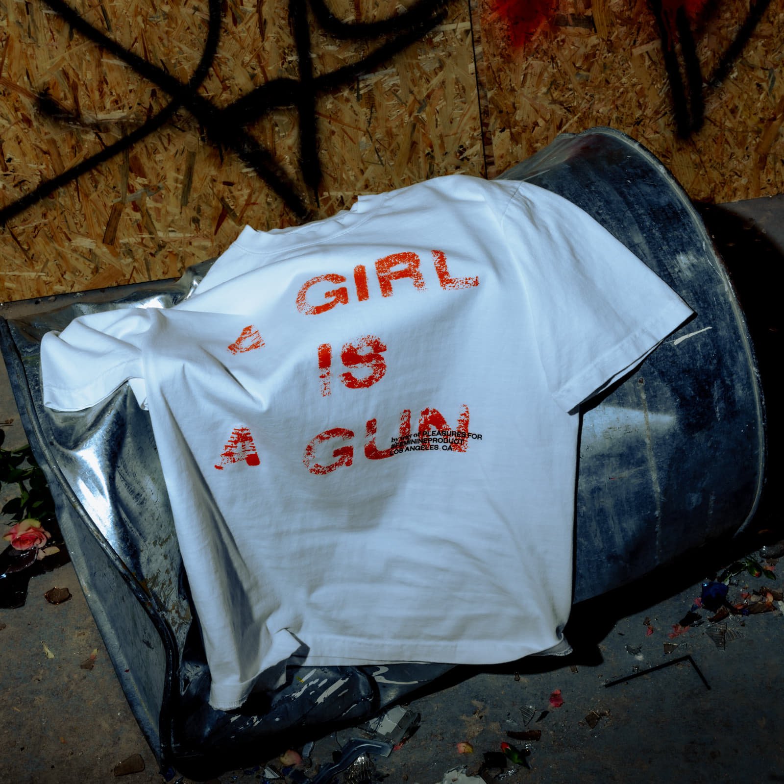 T-shirts PLEASURES x FOOTSHOP EXCLUSIVE - G.I.A.G. T-Shirt White