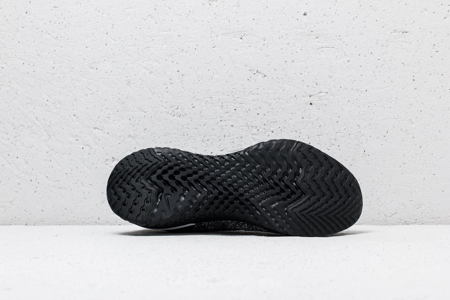 Chaussures et baskets femme Nike Epic React Flyknit WMNS Black Black White Footshop