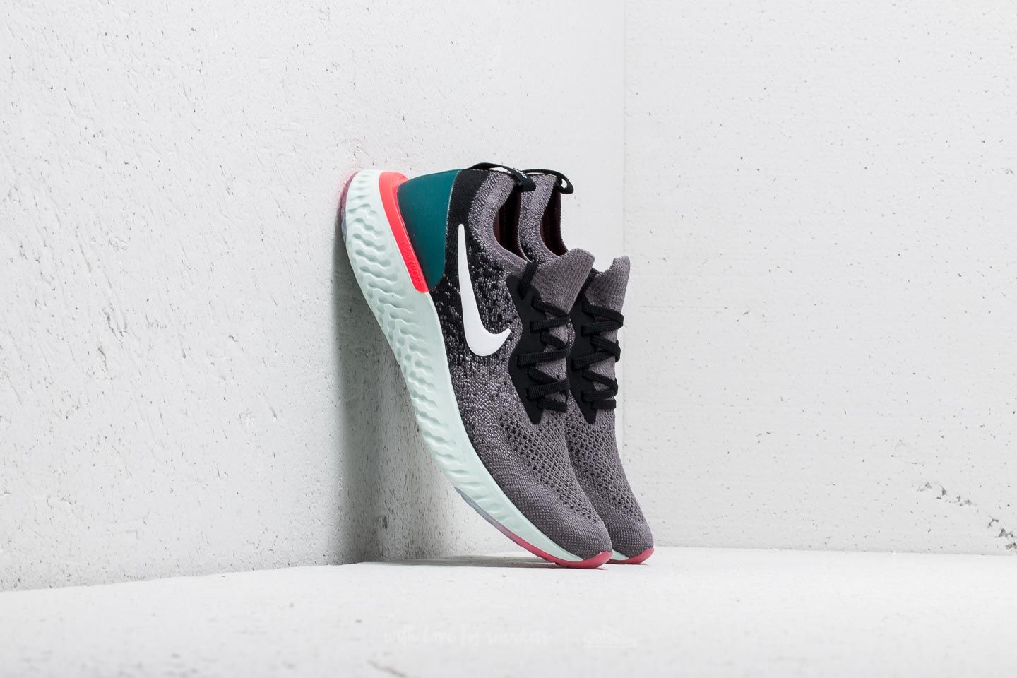 Nike epic react flyknit women's gunsmoke hotsell