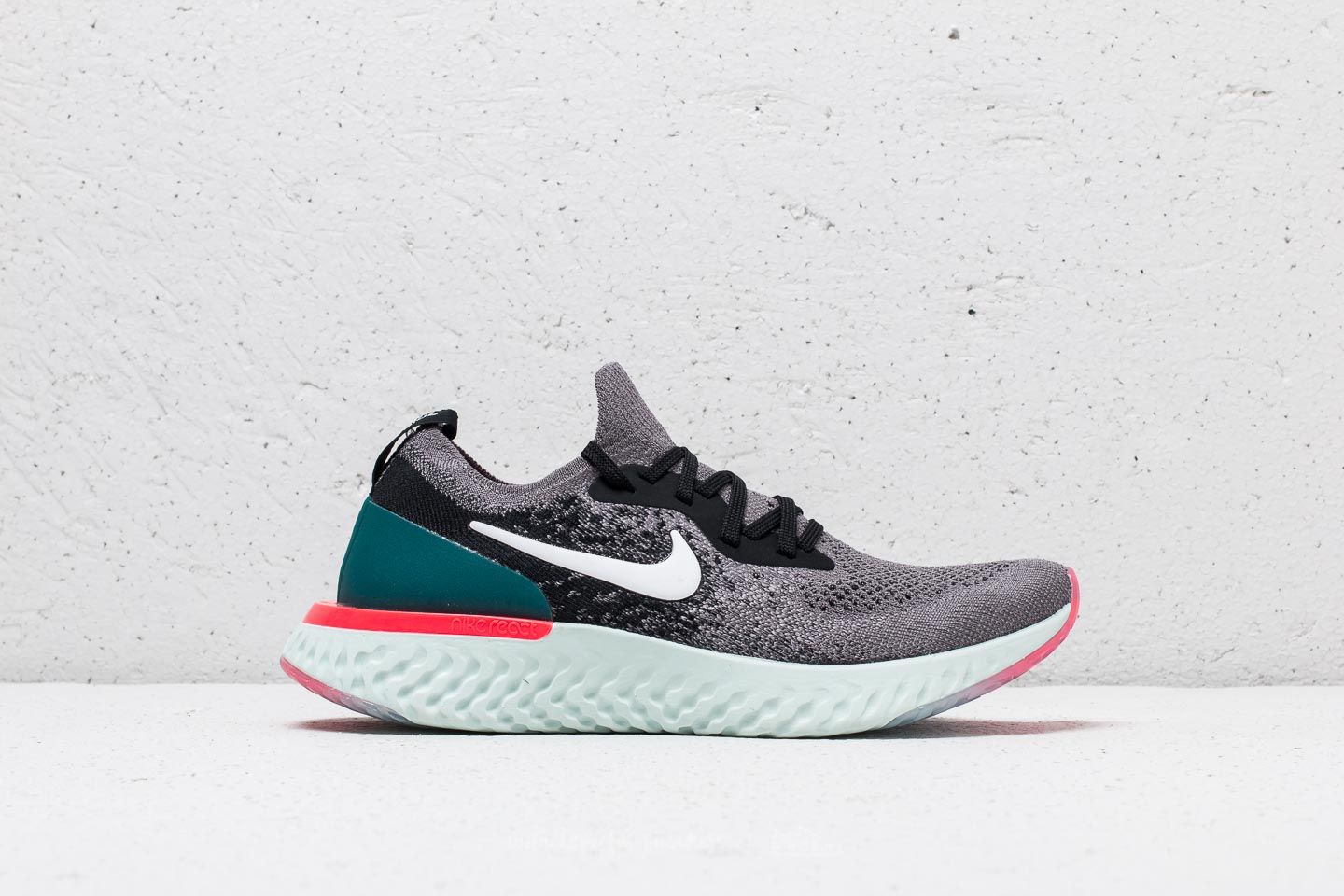 Nike epic react gunsmoke deals