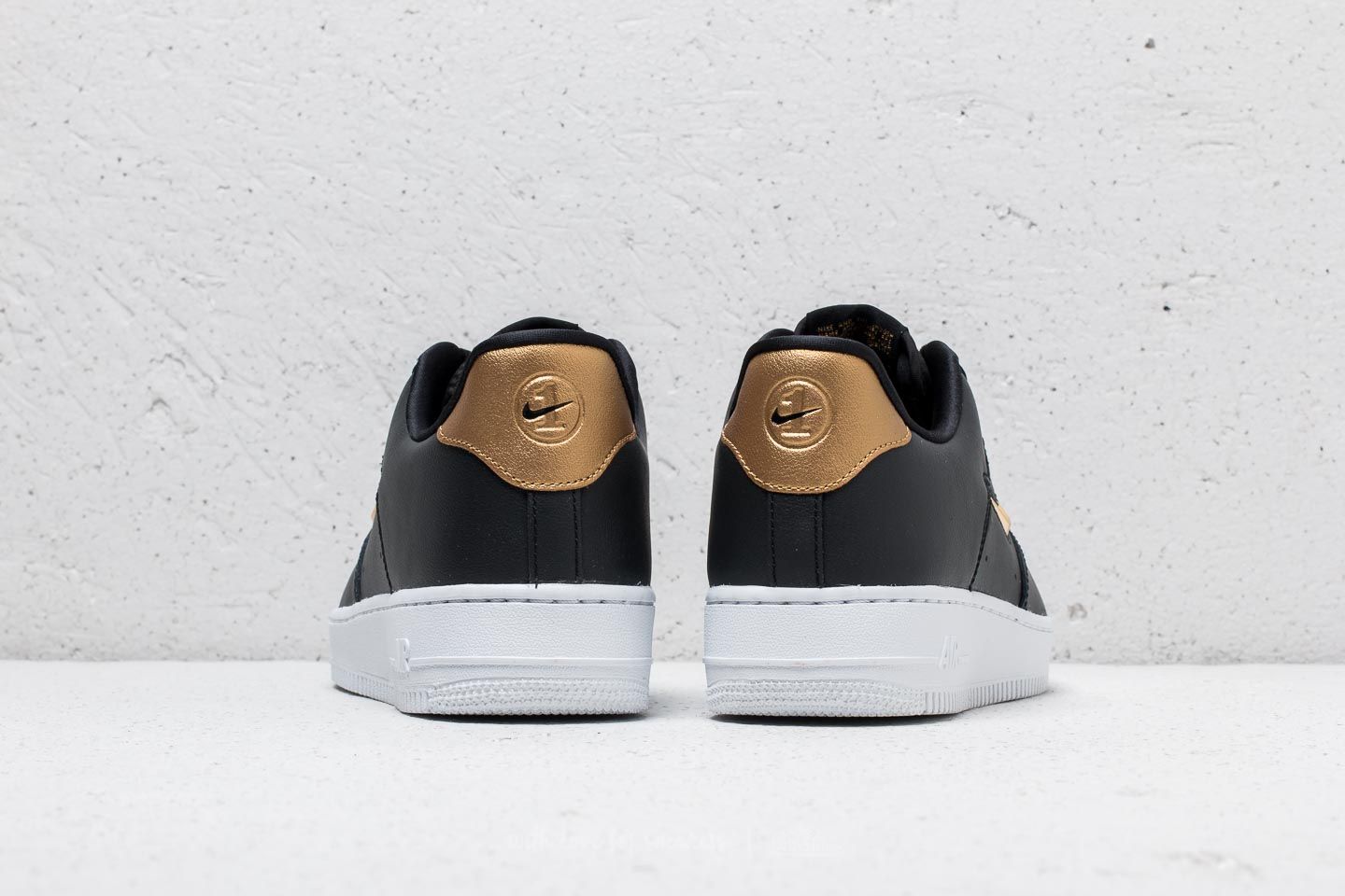 Air force 1 '07 we 2 black  and  metallic gold top