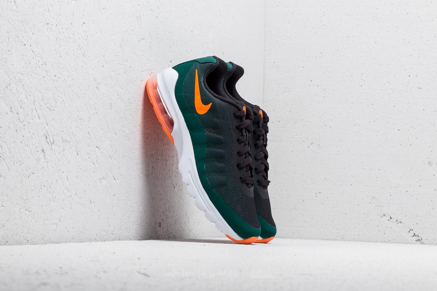 Ženski čevlji Nike Air Max Invigor Print (GS) Rainforest/ Cone-Oil Grey-White