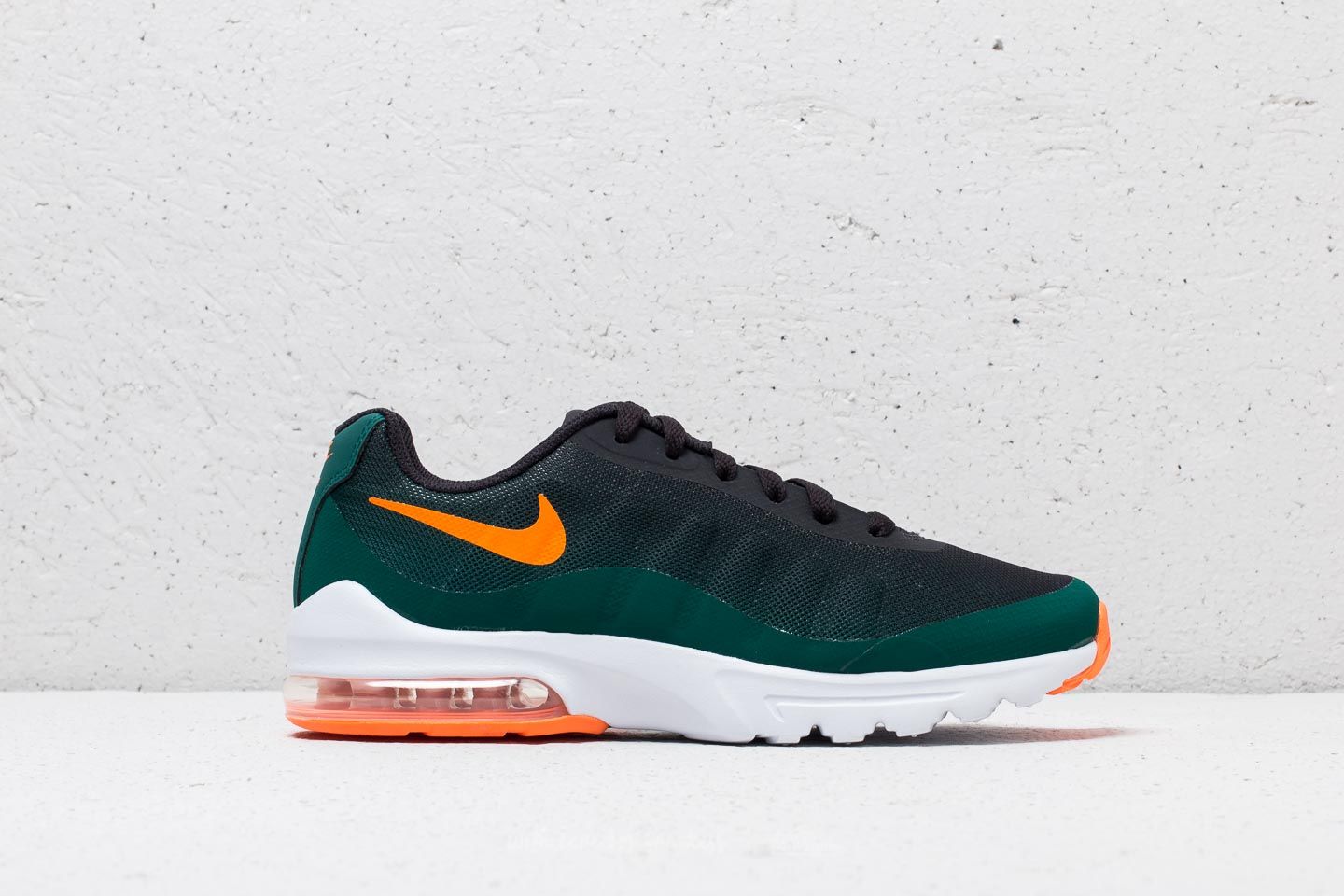 Air max invigor green 2025