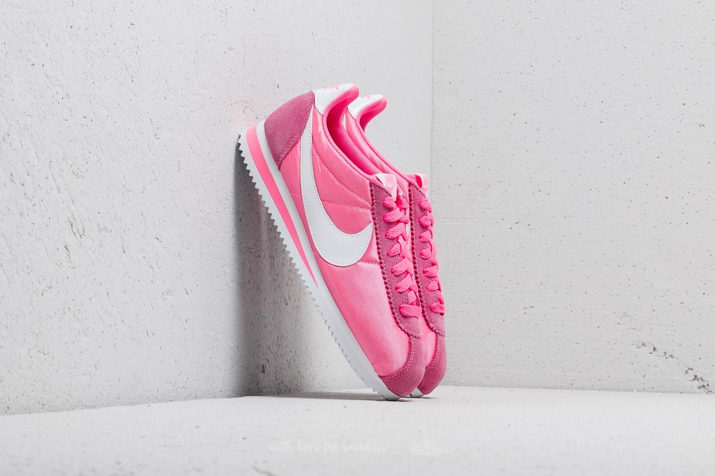 Women's shoes Nike Wmns Classic Cortez Nylon Laser Pink/ White