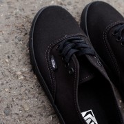 Vans authentic lo outlet pro all black