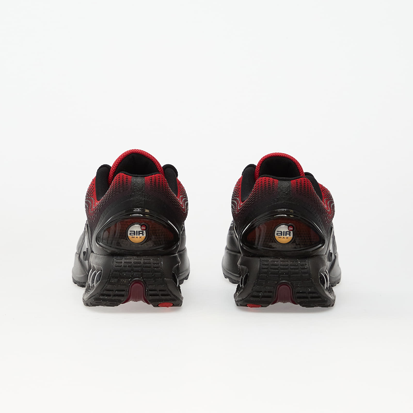 Chaussures et baskets homme Nike Air Max Dn Se University Red/ Dk Smoke Grey-Black