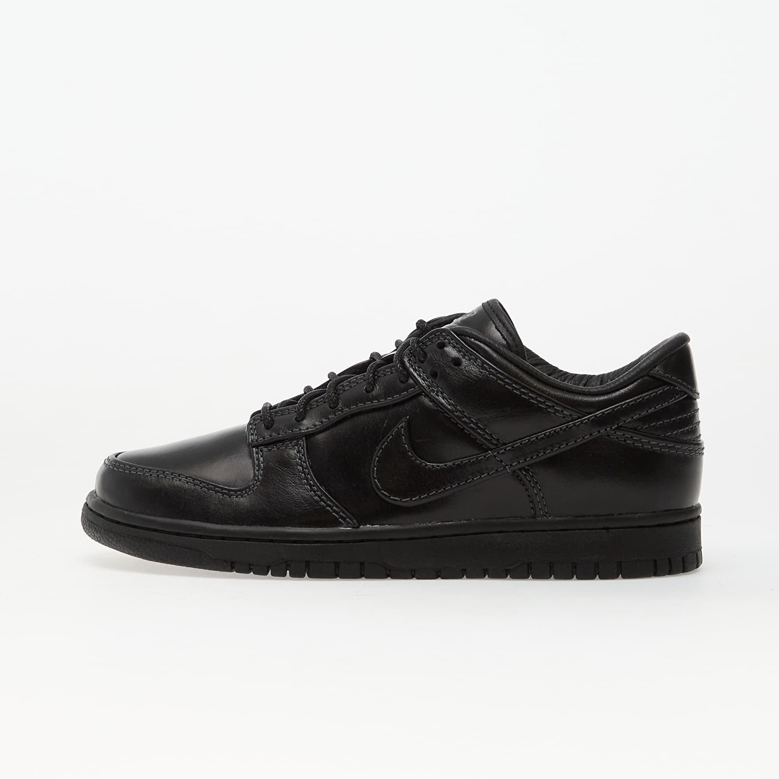 Skor för män Nike Dunk Low Retro Prm Qs Black/ Black-Black