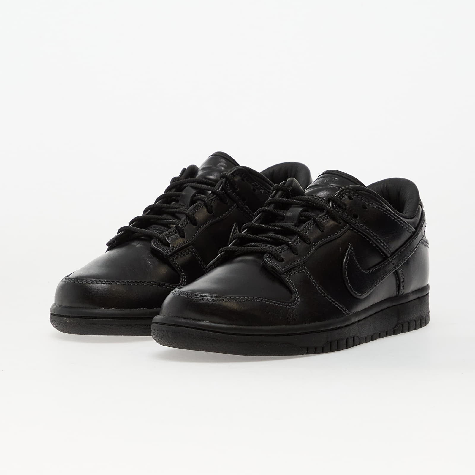 Skor för män Nike Dunk Low Retro Prm Qs Black/ Black-Black