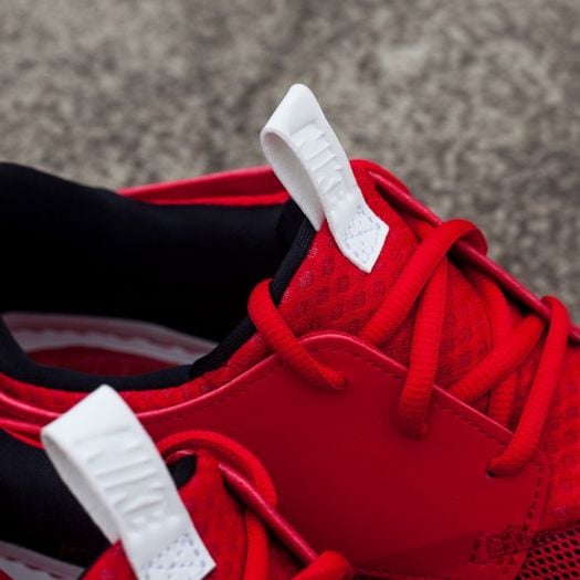 Red nikes without laces store